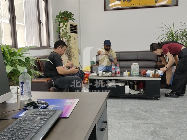 孟加拉國客戶到我公司考察、洽談合作